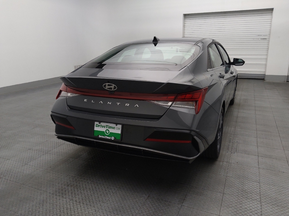 2025 Hyundai Elantra SEL - Photo 6
