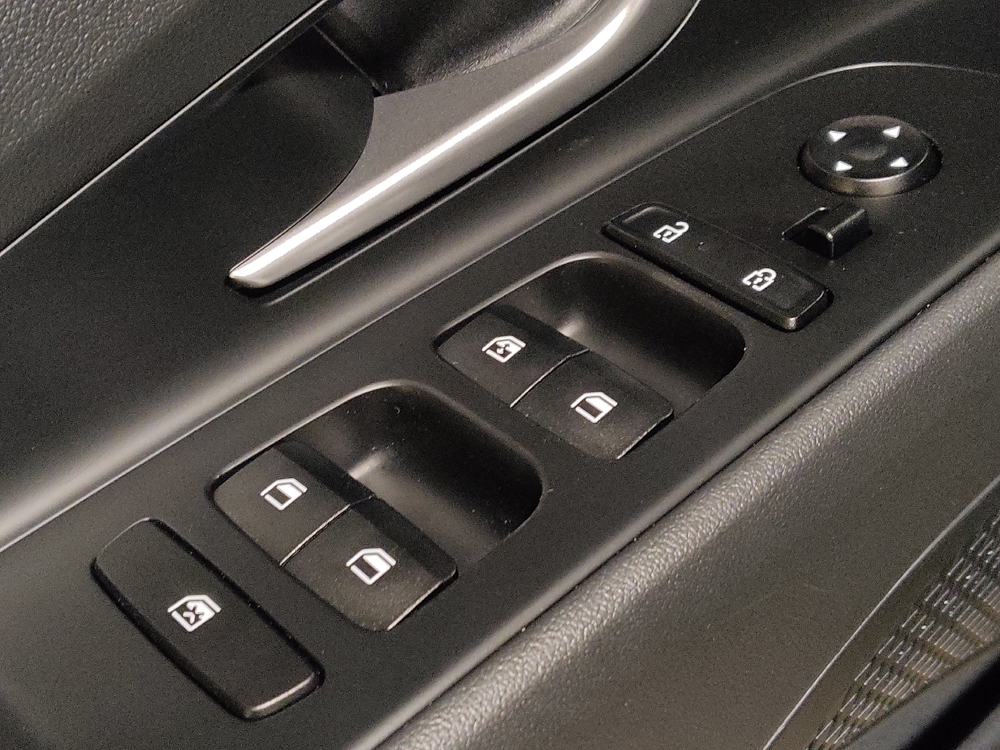 2025 Hyundai Elantra SEL - Photo 21