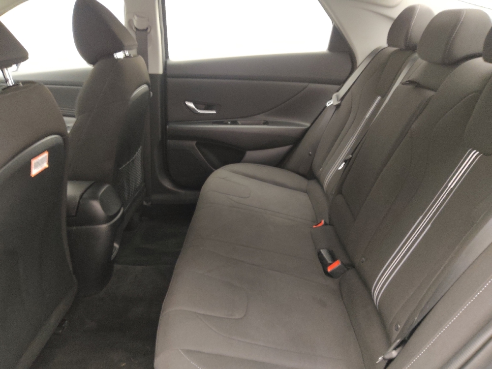 2025 Hyundai Elantra SEL - Photo 14