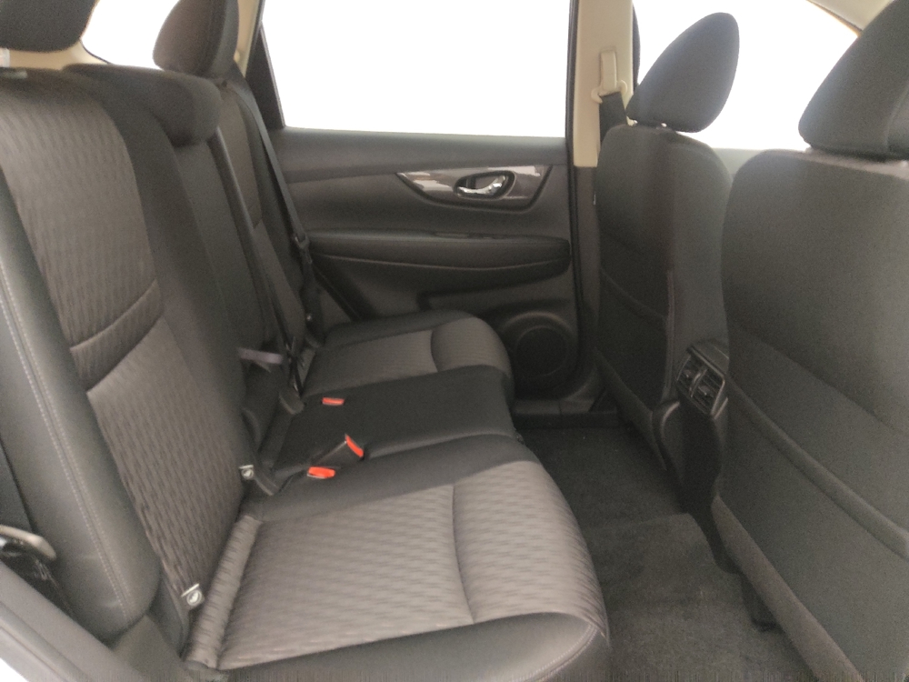 2019 Nissan Rogue SV - Photo 15