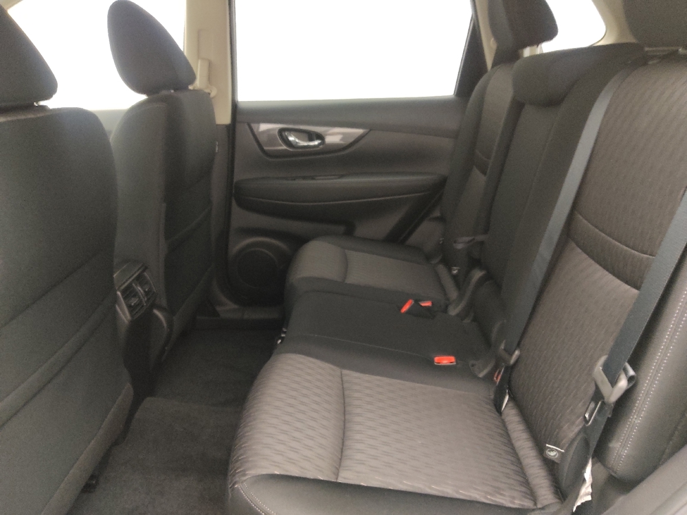 2019 Nissan Rogue SV - Photo 14