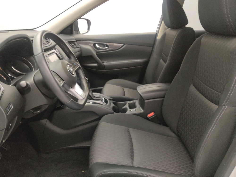 2019 Nissan Rogue SV - Photo 13