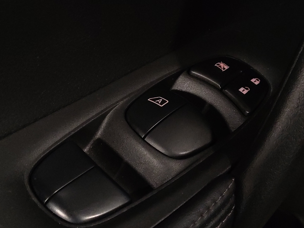 2019 Nissan Rogue SV - Photo 21