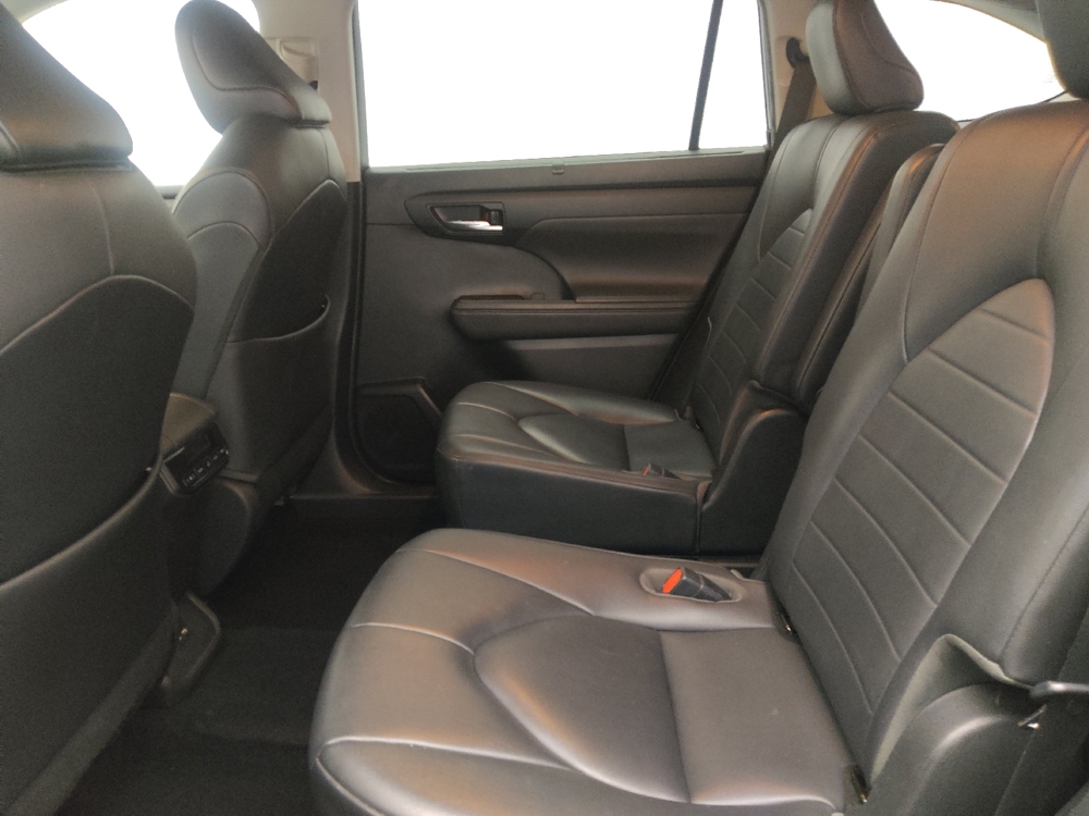 2020 Toyota Highlander XLE - Photo 14
