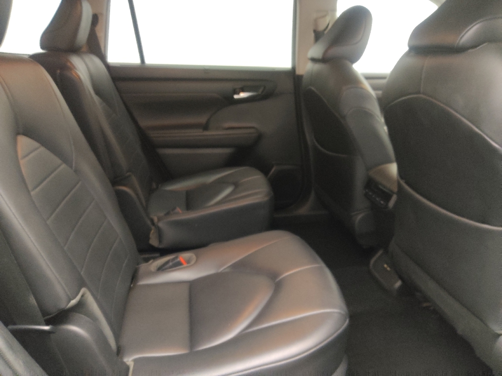 2020 Toyota Highlander XLE - Photo 15