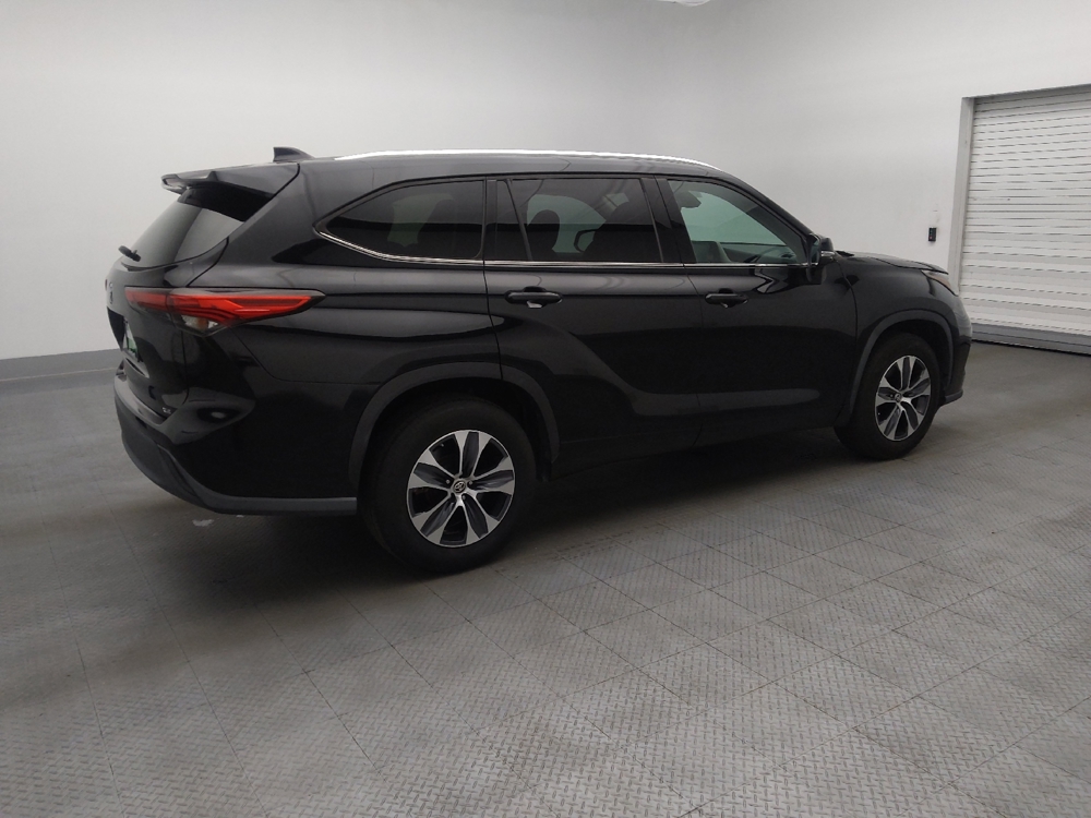 2020 Toyota Highlander XLE - Photo 8