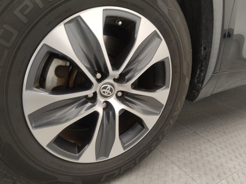 2020 Toyota Highlander XLE - Photo 24