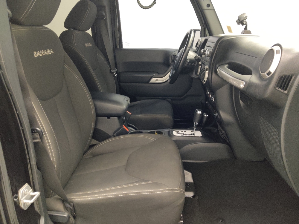 2017 Jeep Wrangler Unlimited Sahara - Photo 16