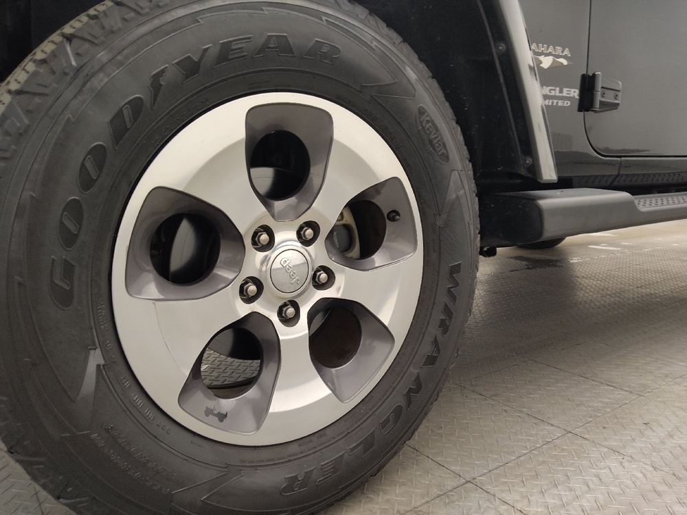 2017 Jeep Wrangler Unlimited Sahara - Photo 24