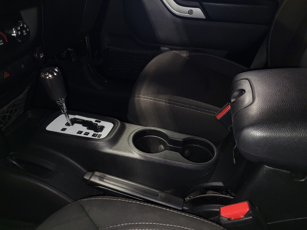 2017 Jeep Wrangler Unlimited Sahara - Photo 20