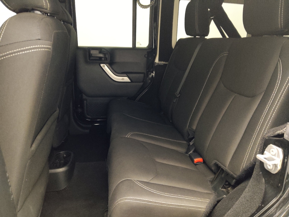 2017 Jeep Wrangler Unlimited Sahara - Photo 14