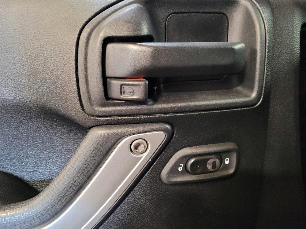 2017 Jeep Wrangler Unlimited Sahara - Photo 21