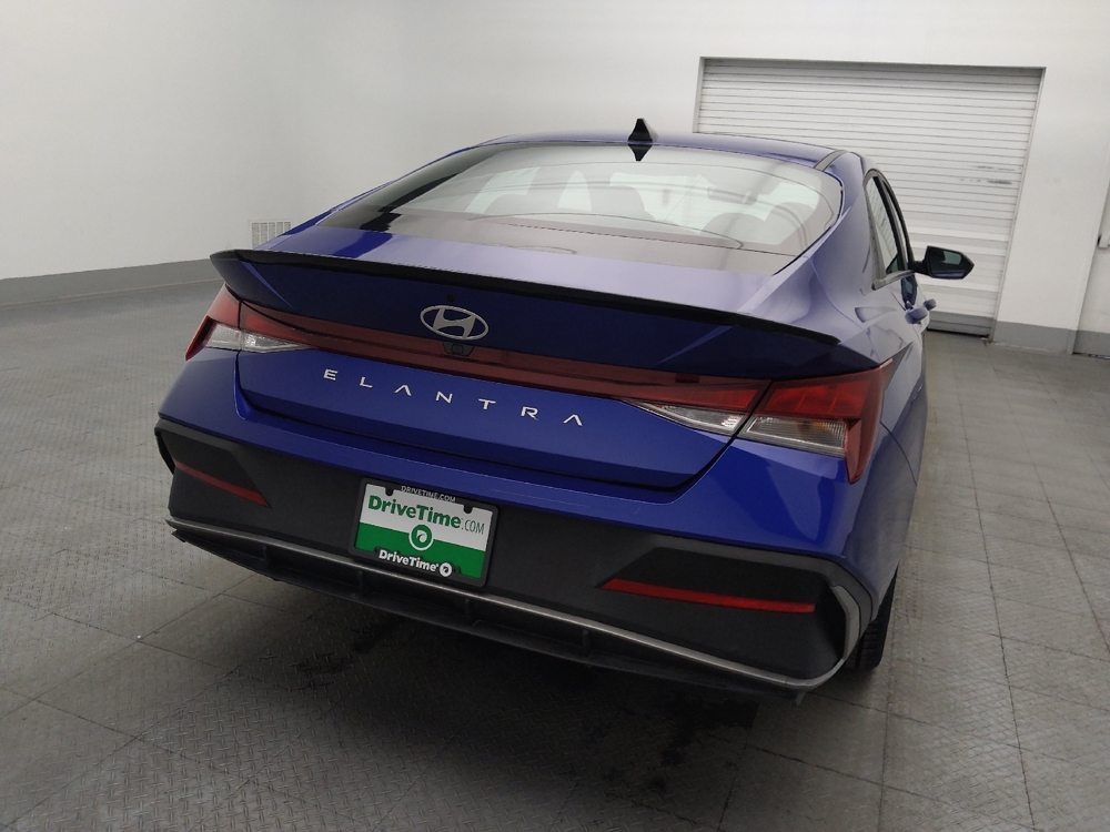 2025 Hyundai Elantra SEL - Photo 6