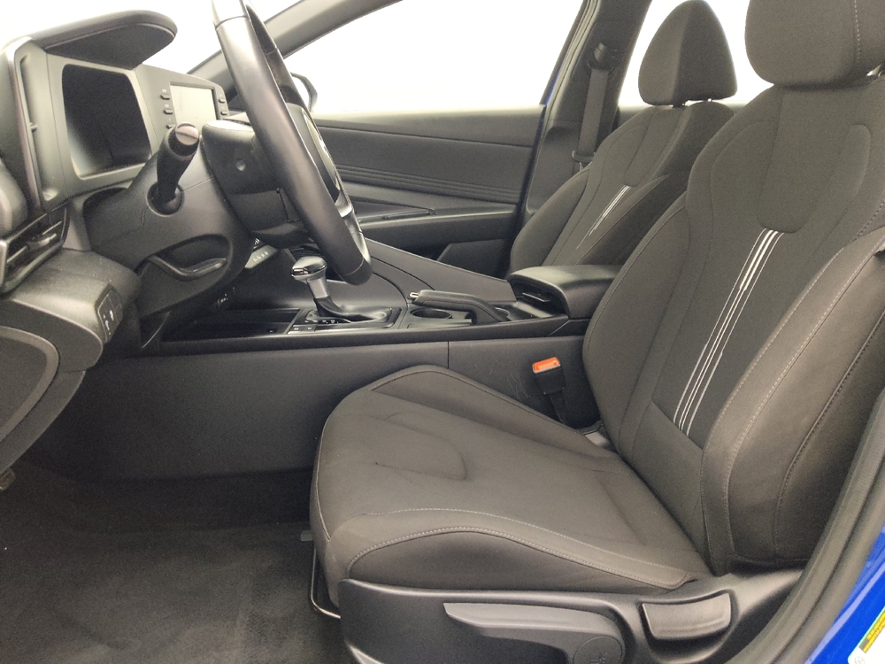 2025 Hyundai Elantra SEL - Photo 13