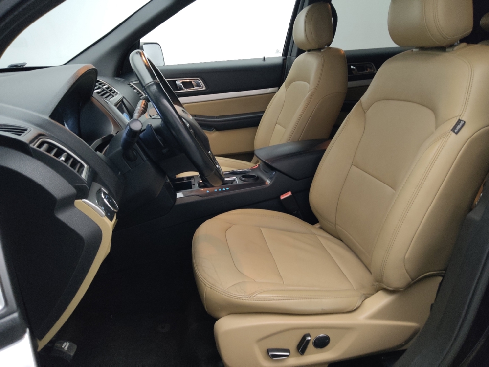 2017 Ford Explorer XLT - Photo 13
