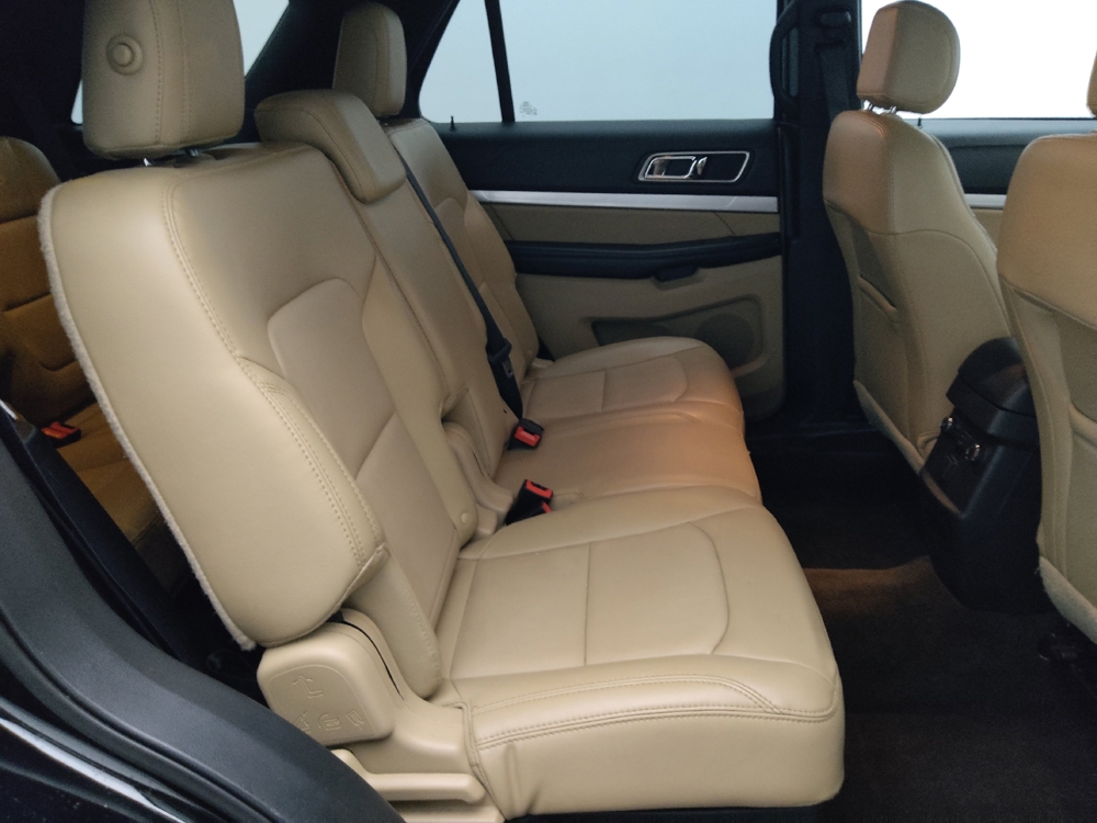 2017 Ford Explorer XLT - Photo 15