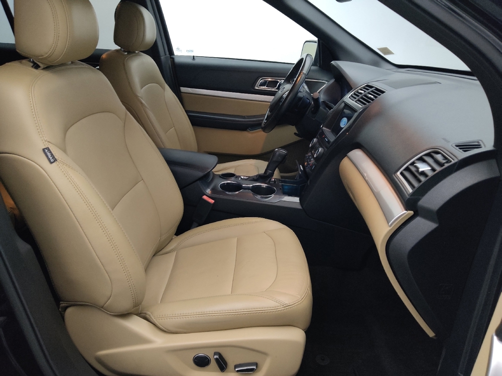 2017 Ford Explorer XLT - Photo 16