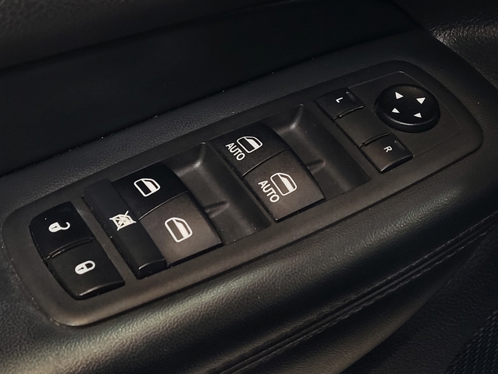 2019 Jeep Grand Cherokee Altitude - Photo 21