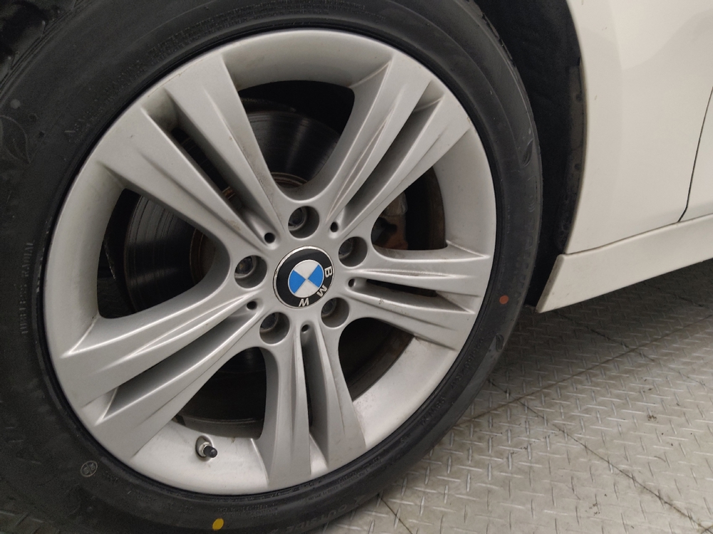 2017 BMW 3 Series 330i - Photo 24