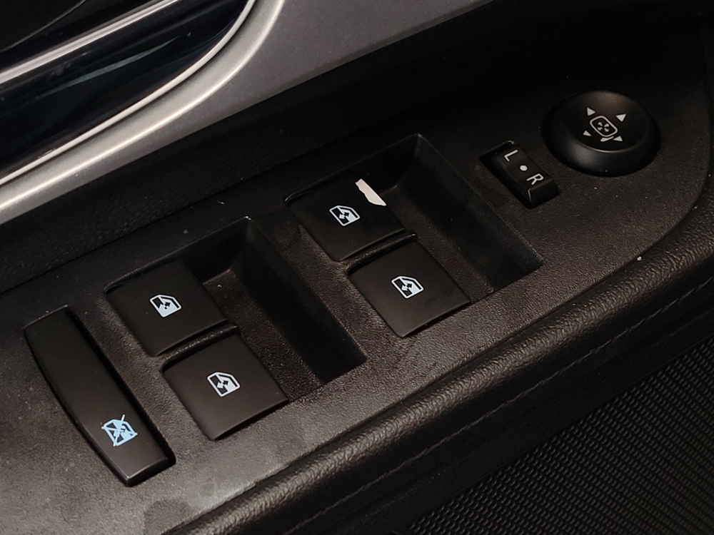 2016 Chevrolet Equinox LS - Photo 21
