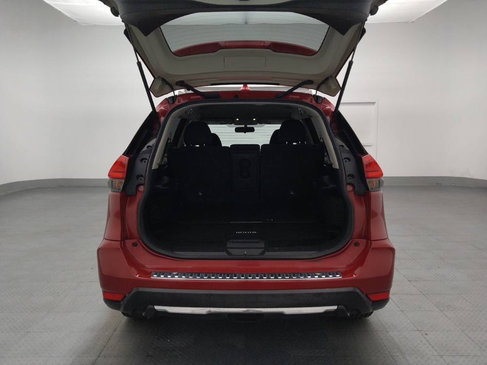 2017 Nissan Rogue SV - Photo 22