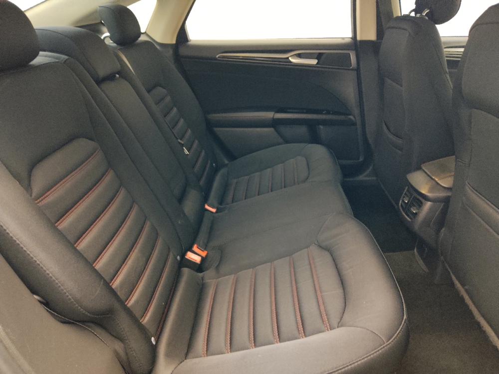 2015 Ford Fusion SE - Photo 15