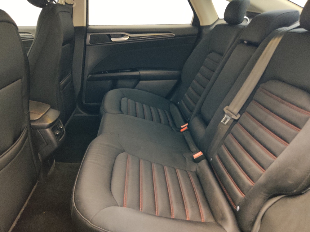2015 Ford Fusion SE - Photo 14