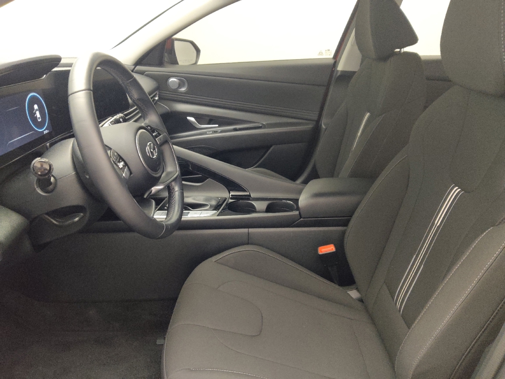 2023 Hyundai Elantra SEL - Photo 13