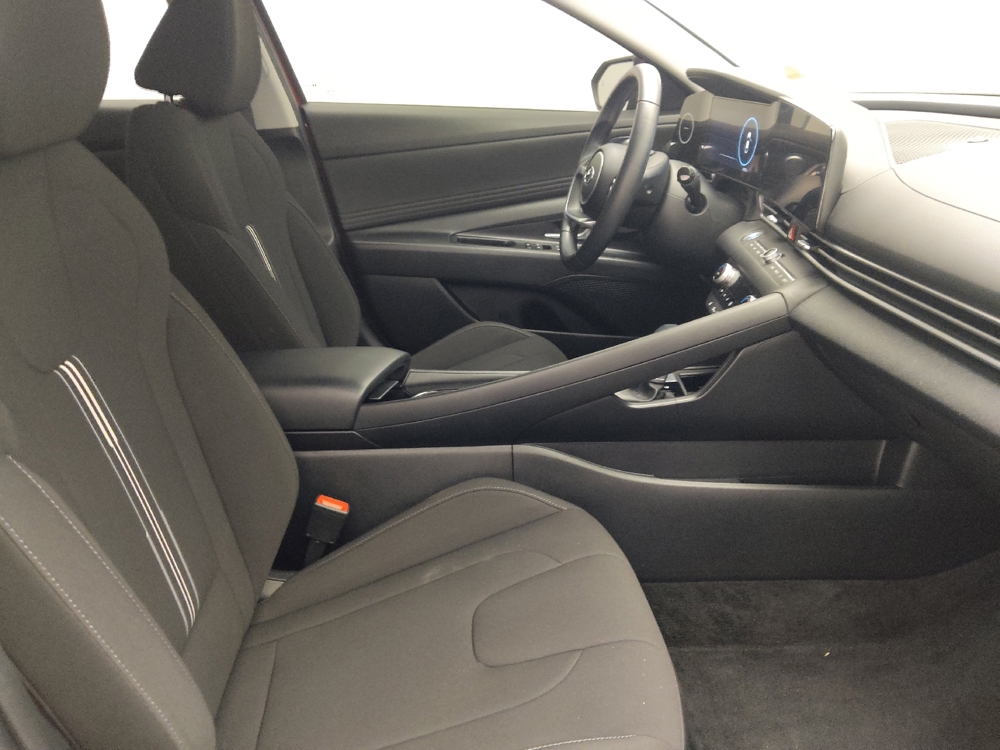 2023 Hyundai Elantra SEL - Photo 16