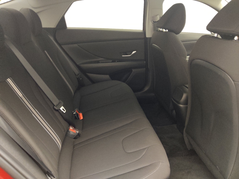 2023 Hyundai Elantra SEL - Photo 15