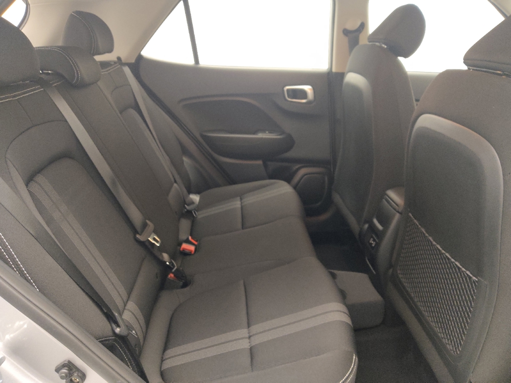 2024 Hyundai Venue SEL - Photo 15
