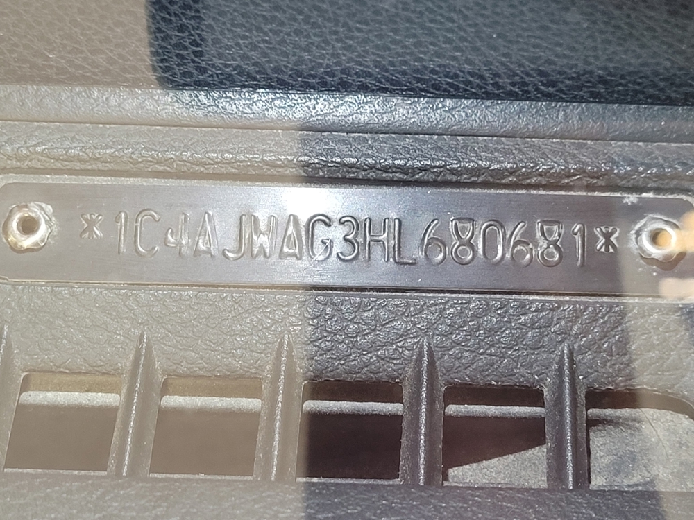 2017 Jeep Wrangler Sport S - Photo 26