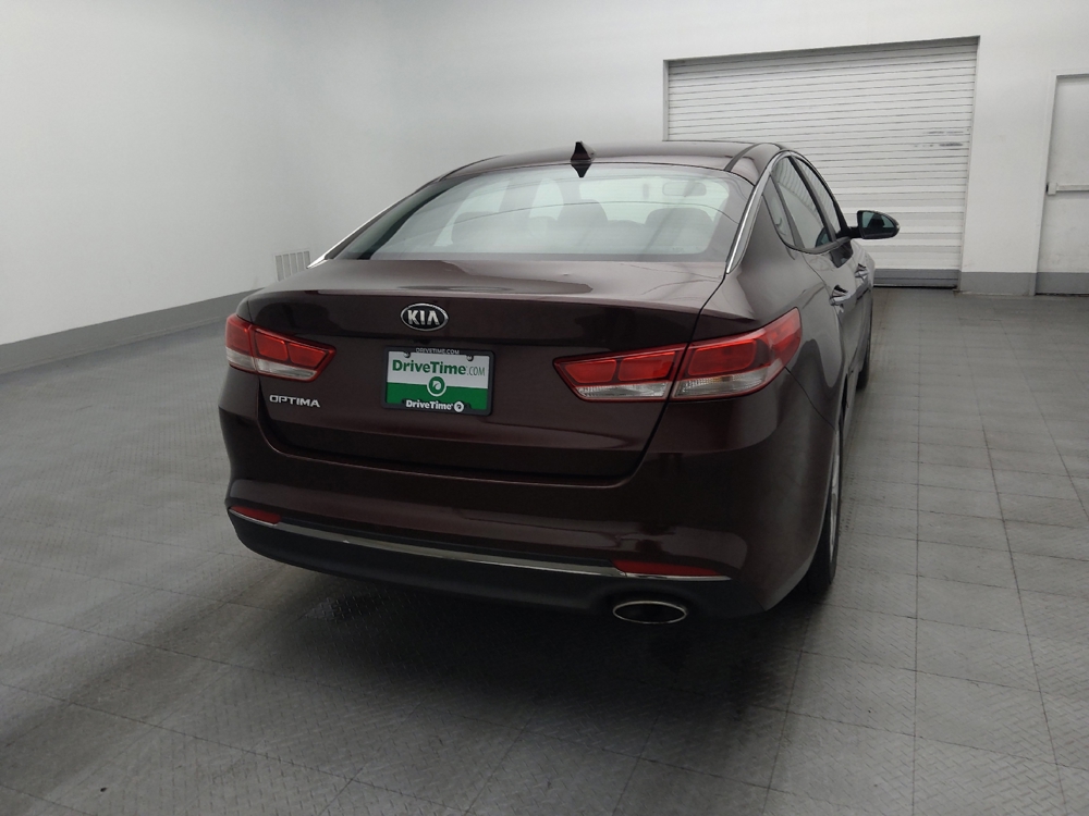 2017 Kia Optima LX - Photo 6