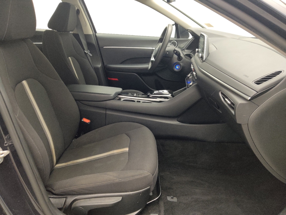 2023 Hyundai Sonata SE - Photo 16