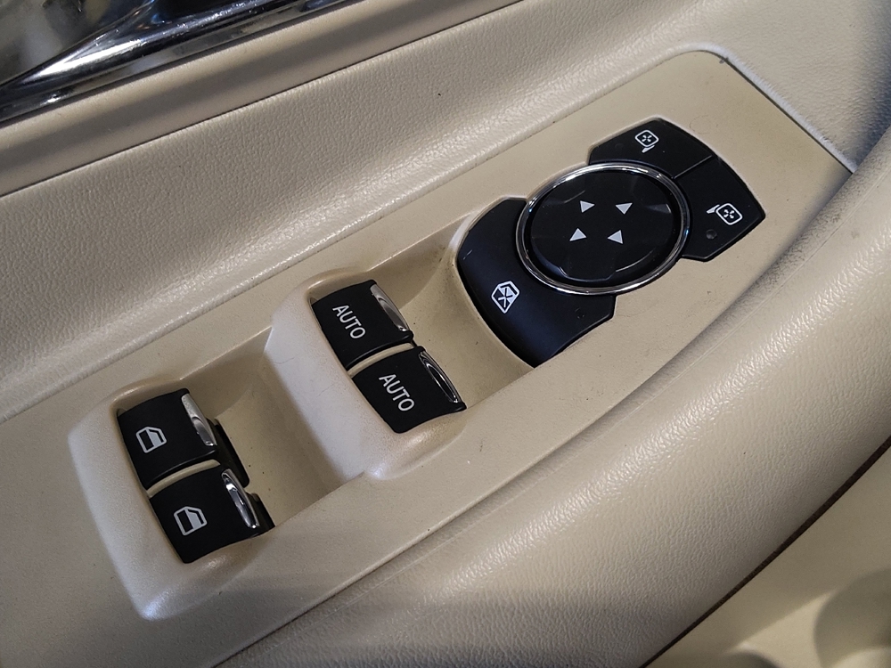 2019 Ford Taurus Limited - Photo 21