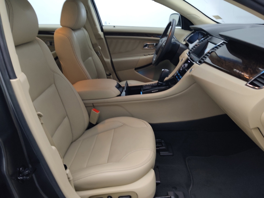 2019 Ford Taurus Limited - Photo 16
