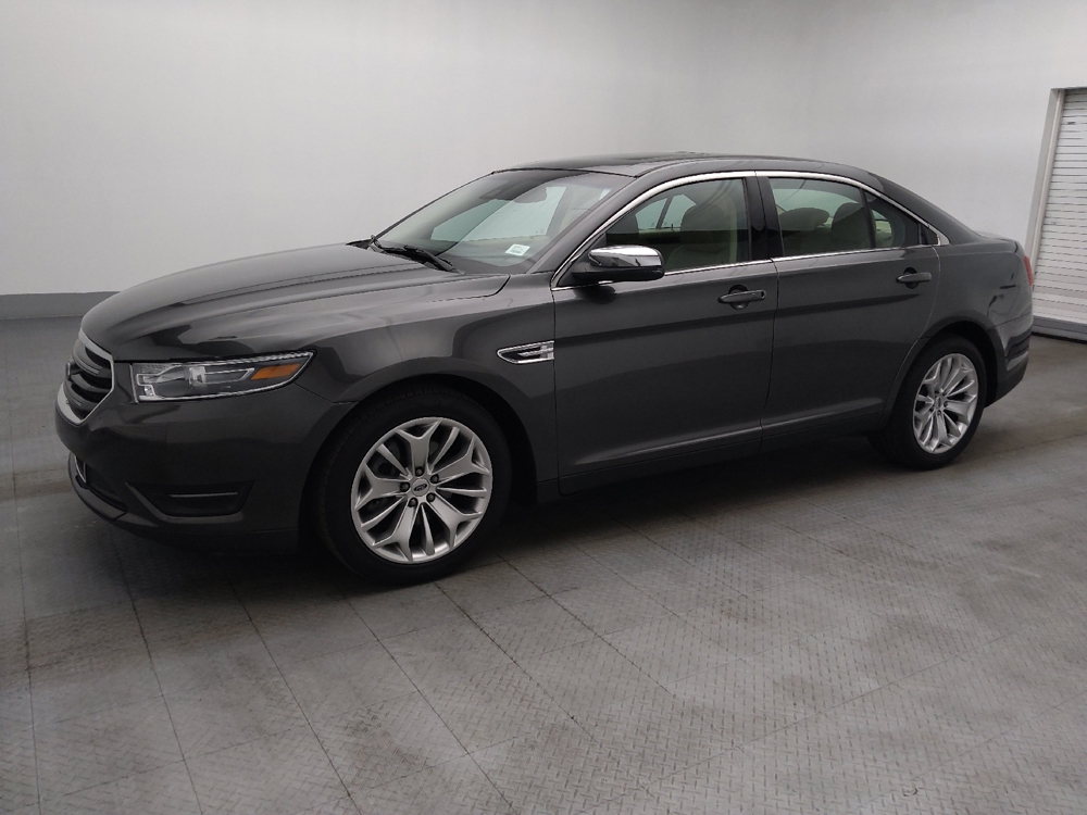 2019 Ford Taurus Limited - Photo 2