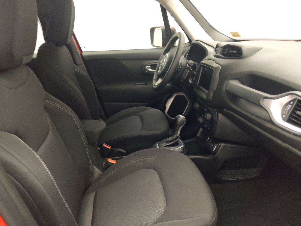 2020 Jeep Renegade Jeepster - Photo 16