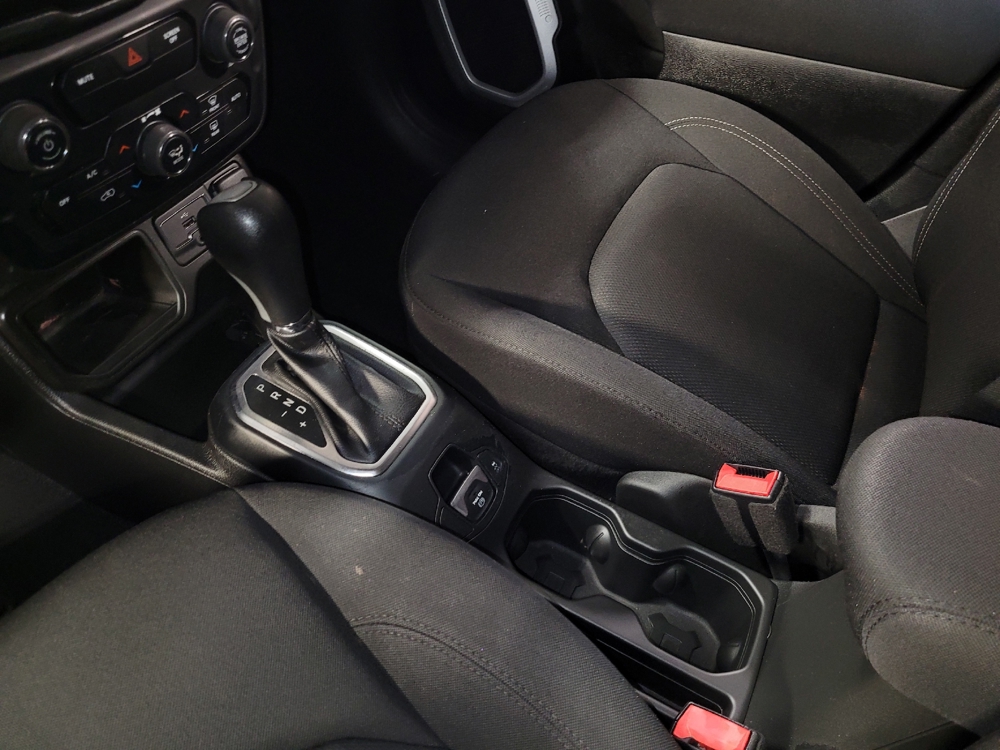 2020 Jeep Renegade Jeepster - Photo 20