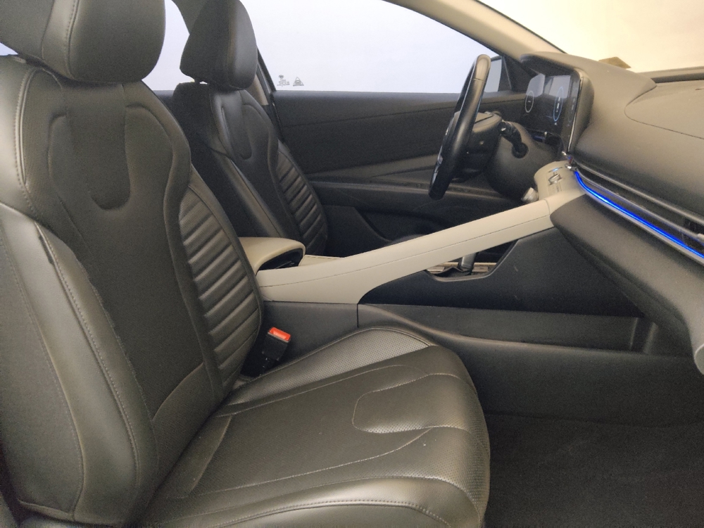 2021 Hyundai Elantra Limited - Photo 16