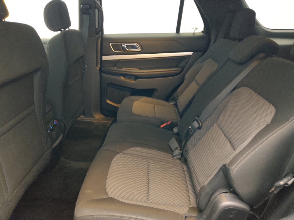 2017 Ford Explorer XLT - Photo 14