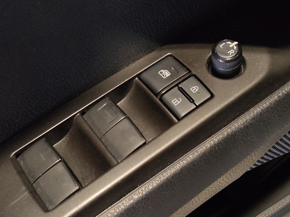 2021 Toyota Camry LE - Photo 21