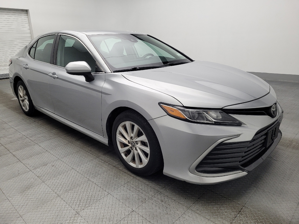 2021 Toyota Camry LE - Photo 10
