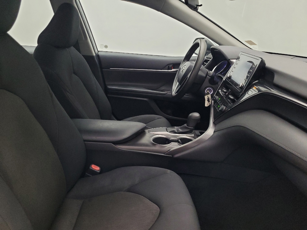 2021 Toyota Camry LE - Photo 16