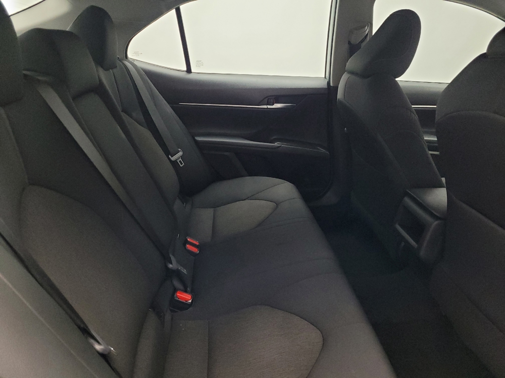 2021 Toyota Camry LE - Photo 15