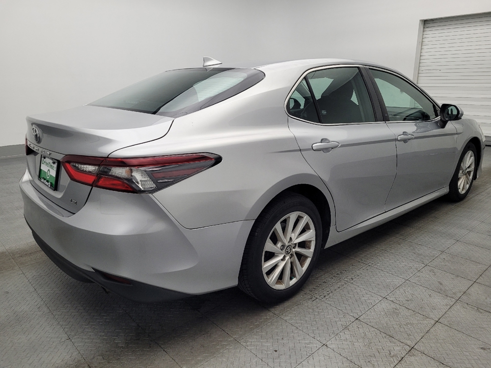 2021 Toyota Camry LE - Photo 7