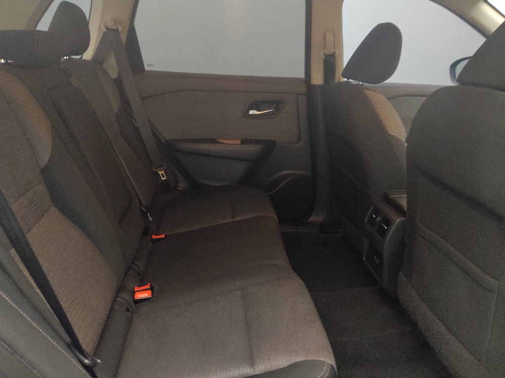 2021 Nissan Rogue SV - Photo 15