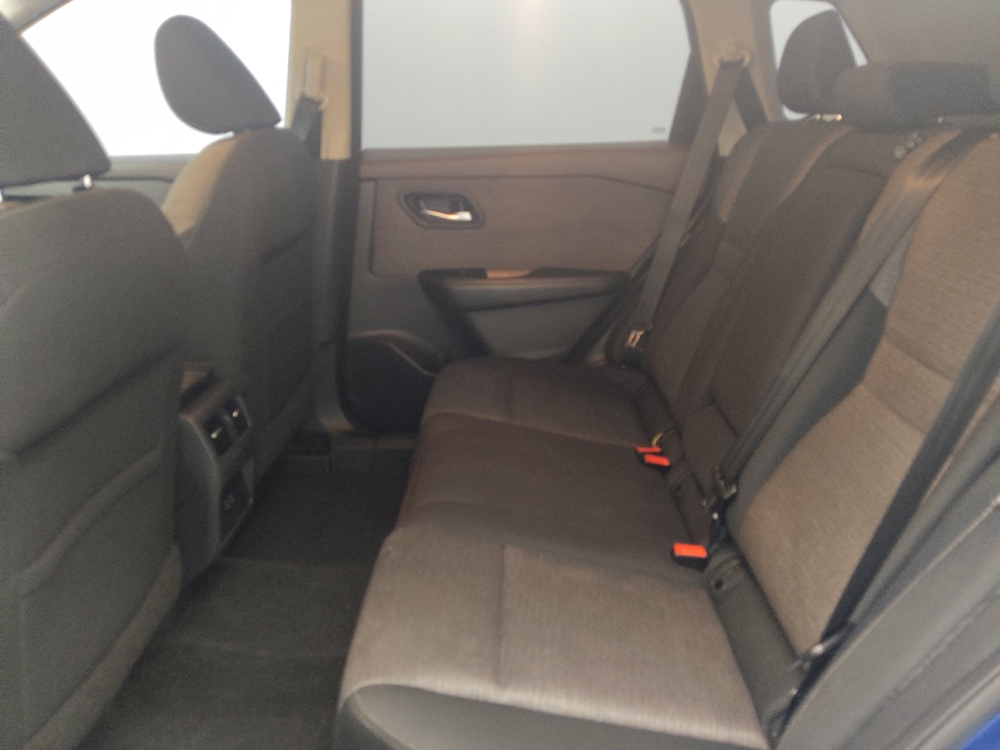 2021 Nissan Rogue SV - Photo 14