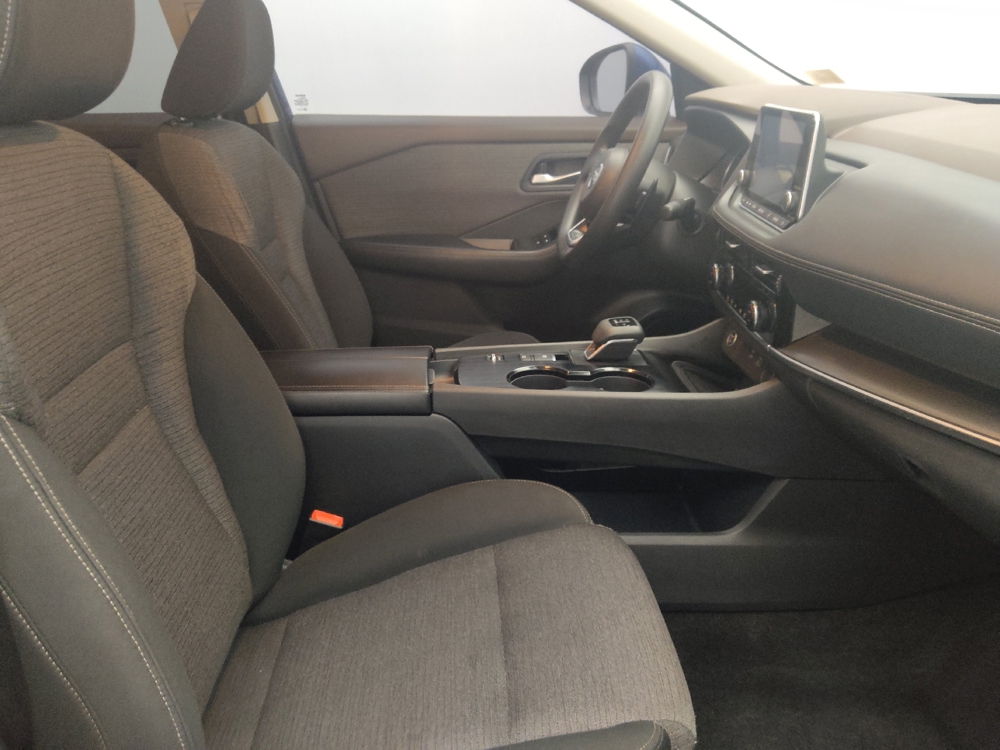 2021 Nissan Rogue SV - Photo 16