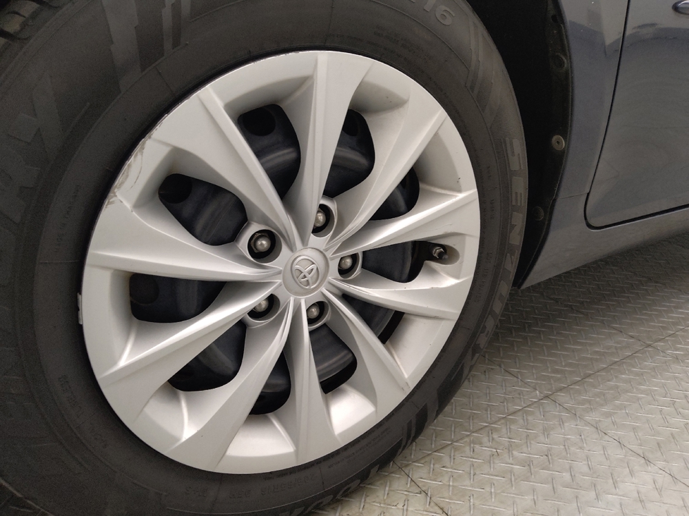 2016 Toyota Camry LE - Photo 24